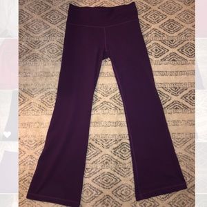 Women’s Lululemon Groove Pant Flare in Purple